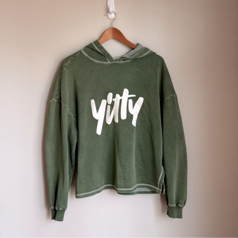 Yitty pullover hooded sweater